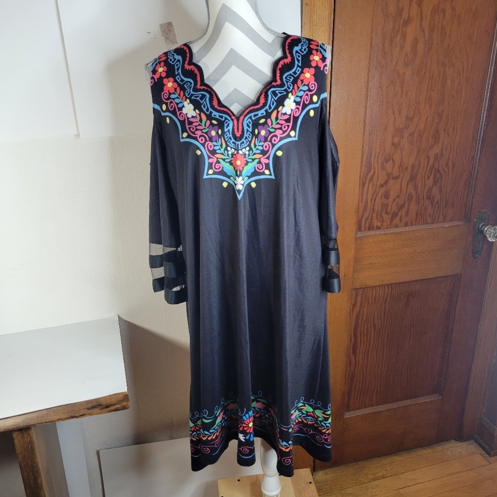 NWT Womans Exclusive Black Dress Cold Shoulders Floral/Geometric Design XXL